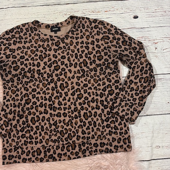 Monrow Animal Print Crewneck Leopard Oversized Sweatshirt - Picture 7 of 9